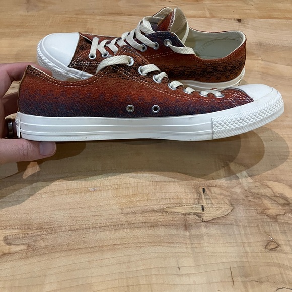 Converse Low Tops - Orange/Blue pattern Size 10 - Picture 4 of 13